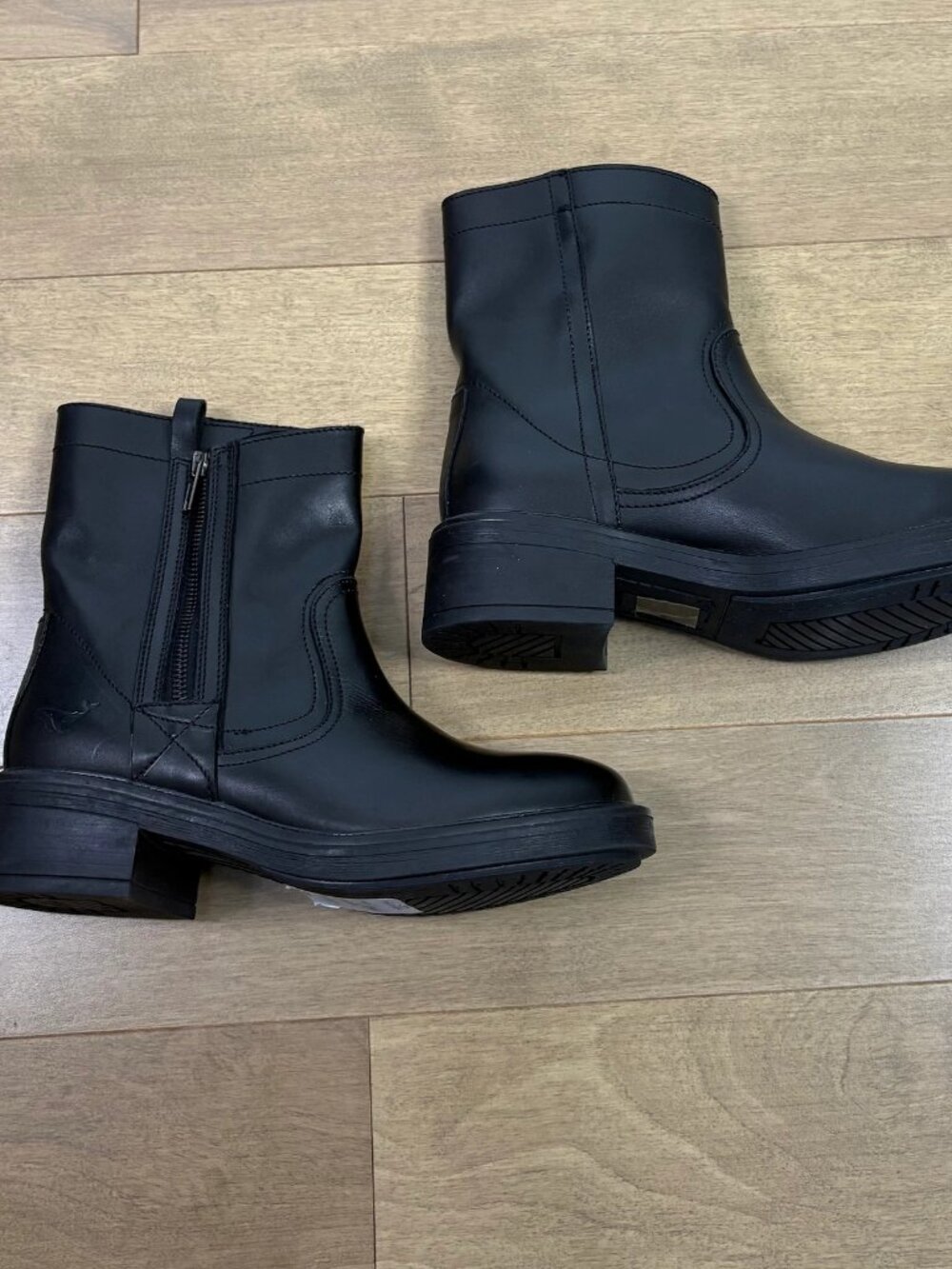 PLAKTON women's leather black boots size 6 NEW